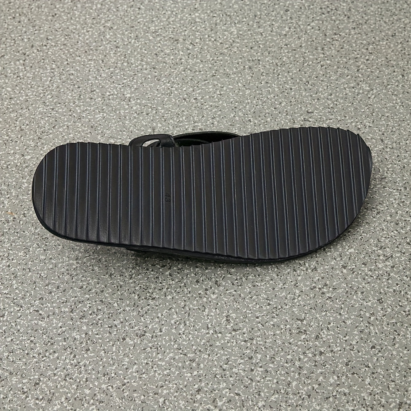 Herren Komfort-Pantoletten mit Zehenschlaufe und modernem Schnitt – Elegante Sandalen für Alltag und Anlass
