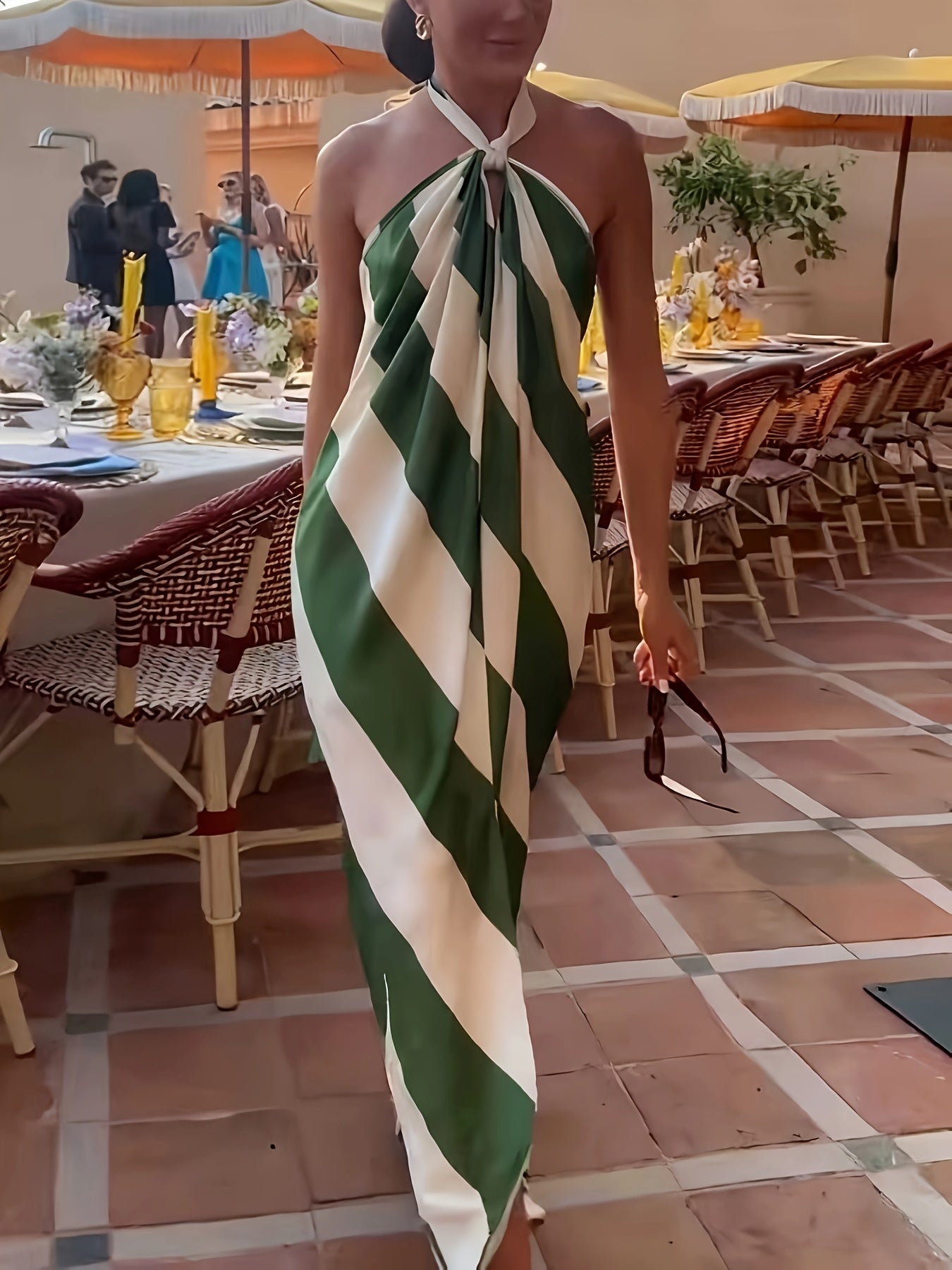 Damen Maxikleid mit Halterneck und Streifen – Elegantes Abend- und Partykleid