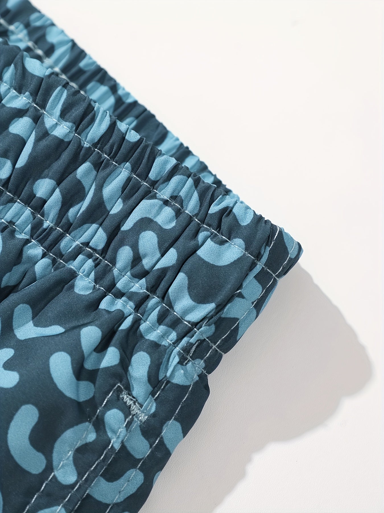 Herren Badeshorts mit modernem Muster – Sportliche Schwimmshorts für Strand und Pool