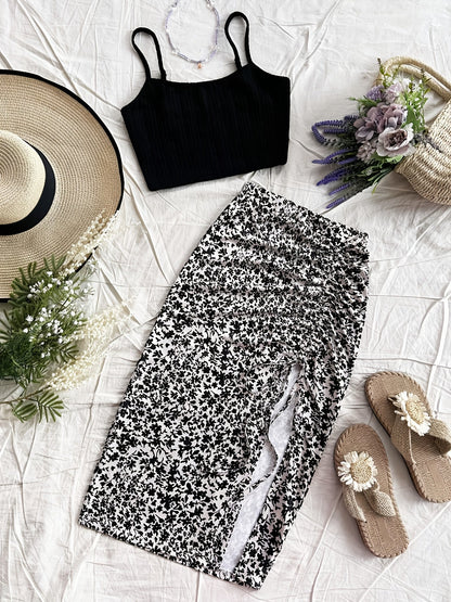 Damen Sommer-Urlaubsoutfit mit Crop Top und Blumenrock – Stilvolles Freizeit-Set für den Strand
