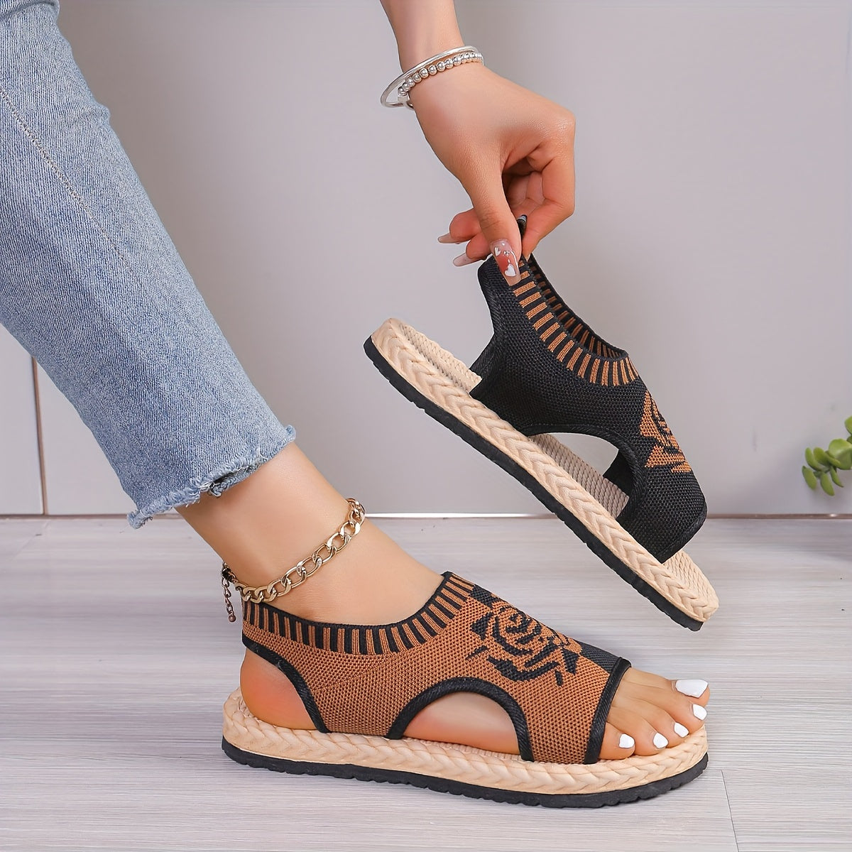 Damen Freizeit Sandalen mit Blumenmuster – Bequeme Sommerschuhe im modernen Strick-Look