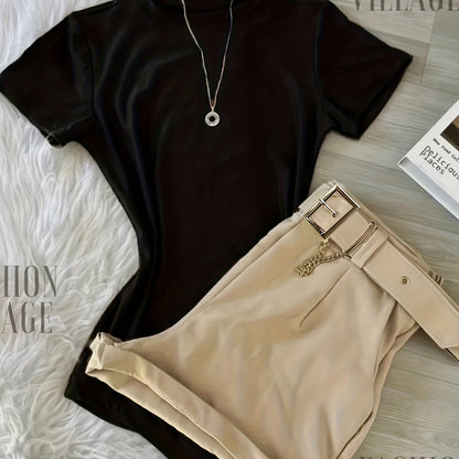 Damen Zweiteiler Set – Stilvolles T-Shirt und Shorts mit Gürtel, Casual Chic Outfit