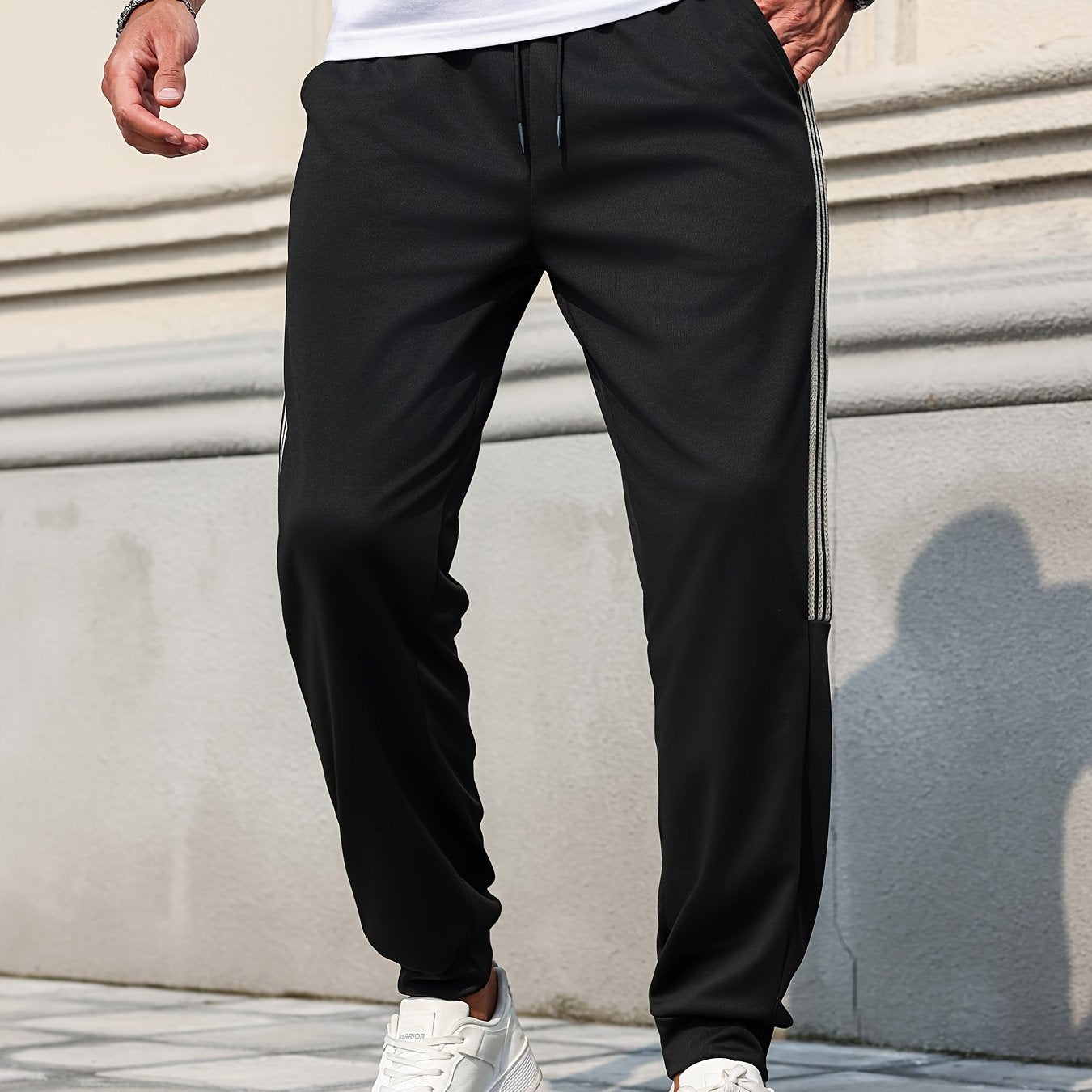 Herren Jogginghose mit sportlichen Seitenstreifen – Moderner Freizeitstil