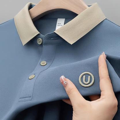 Herren Polohemd im Casual-Stil mit Kontrastkragen und dezentem Logo – Perfekt für Alltag und Freizeit