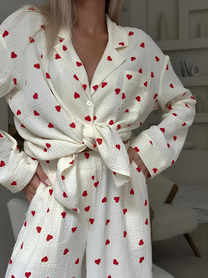 Damen Pyjama Set mit Herzmuster – Stilvolles Schlafanzug-Set für gemütliche Nächte