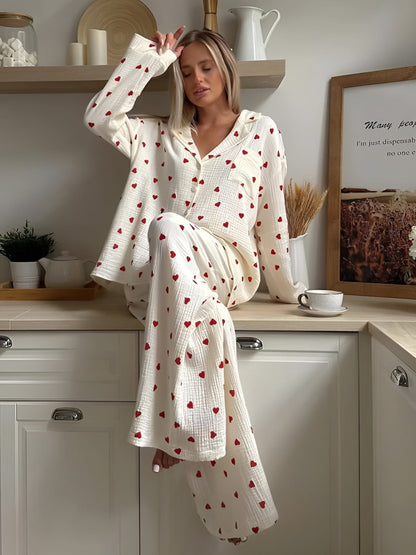 Damen Pyjama Set mit Herzmuster – Stilvolles Schlafanzug-Set für gemütliche Nächte